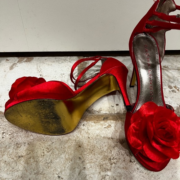 Red Sasha London satin heels size 7.5 - Picture 3 of 5